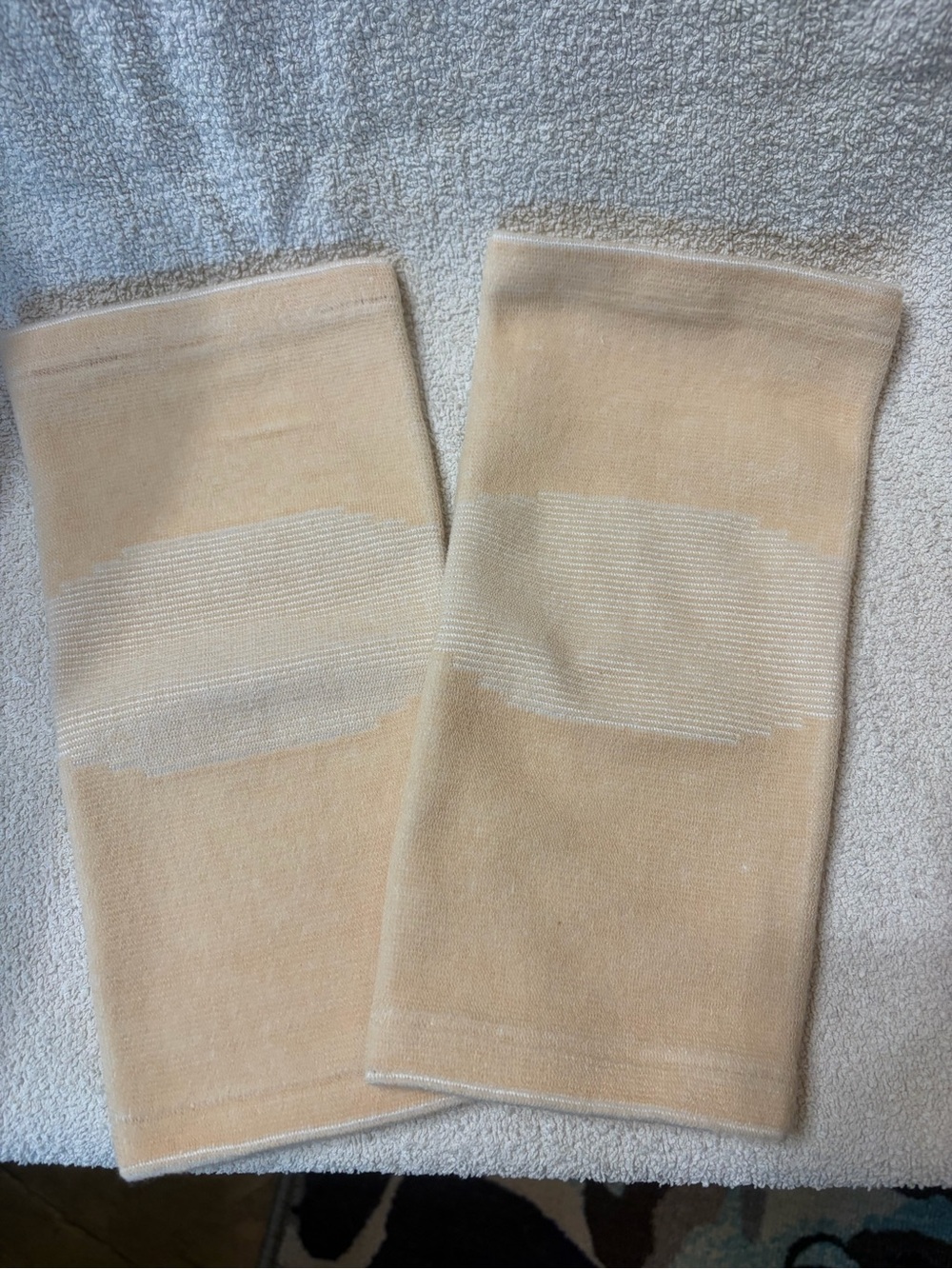 Men's  or Women’s Beige Athletic Knee Support Sleeves - Neutral Compression Sz S